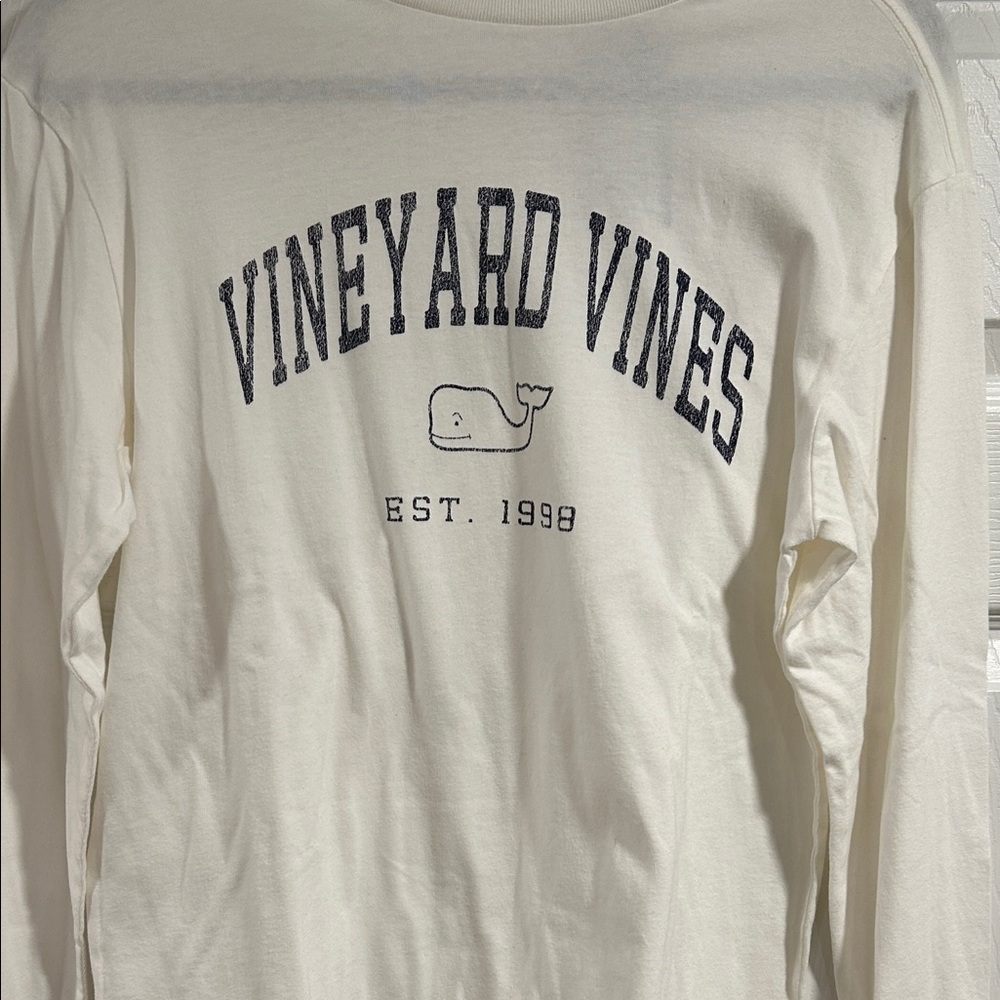 New With Tags NWT men’s Vineyard Vines long sleeve T-shirt